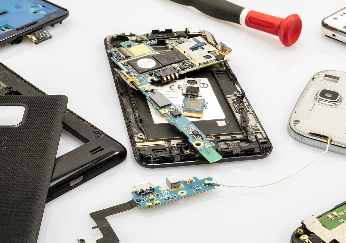 Cum sa-ti dai seama daca un telefon de vanzare second-hand a fost reparat